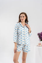 Still here - in Quiet florals